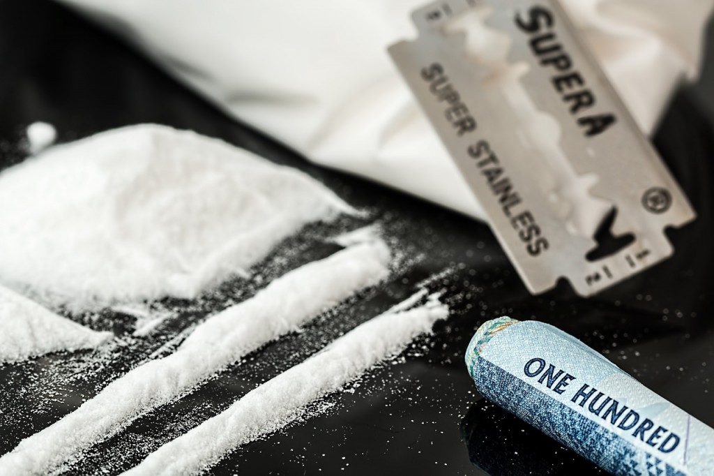 Image by stevepb on  Pixabay. https://pixabay.com/en/drugs-cocaine-user-addiction-908533/
